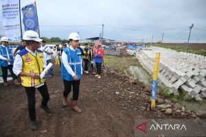 Politik kemarin, Gibran cek tol hingga PDIP soal koalisi permanen