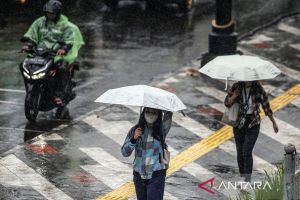 Jumat, BMKG prakirakan mayoritas wilayah di Indonesia hujan ringan