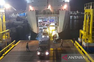 Polisi terapkan pembatasan angkutan barang di Merak