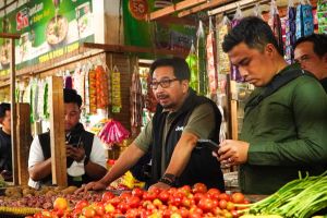 Pemerintah tahan fluktuasi harga pangan seminggu menjelang Idul Fitri