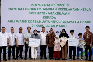 BP Jamsostek serahkan santunan Rp1,7 M pada ahli waris pesawat jatuh