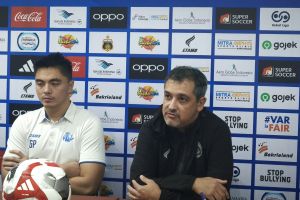 Pelatih Arema nilai timnya kalah karena wasit