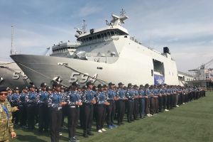 TNI AL berangkatkan pelajar dan mahasiswa untuk pesantren kilat di KRI