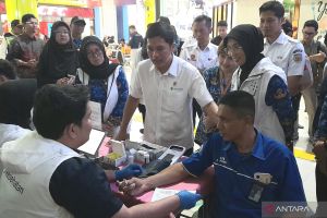 Wamenkes: 121 petugas Stasiun Gambir layak kesehatan layani pemudik