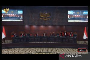 MK cecar operator seluler terkait polemik kuota internet hangus