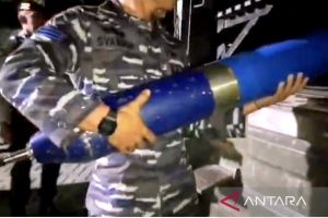 TNI AL amankan benda menyerupai rudal di Takalar