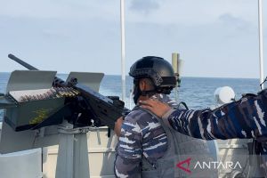 KRI Alamang-644 latihan peran tempur bahaya udara di Selat Malaka