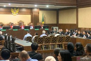 Lima terdakwa kasus korupsi minyak mentah dituntut 6-12 tahun penjara