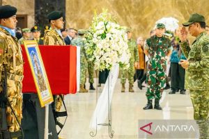 Panglima beri penghormatan kepada jenazah Kopda Rico Pramudia