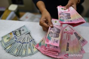 Rupiah diprediksi melemah seiring risiko geopolitik dan tren inflasi