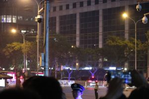 Trump menginap di hotel dekat Kedutaan Besar AS