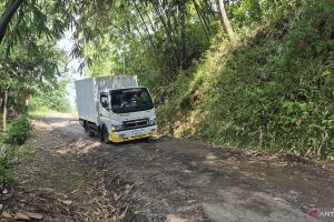 Pemkab Bandung Barat prioritaskan perbaikan jalan di wilayah selatan