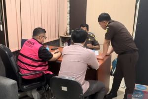 Kejari Jaktim terima 11 tersangka korupsi ekspor CPO