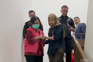 Kejari Jaktim tahan DER dalam kasus korupsi pengadaan mesin jahit