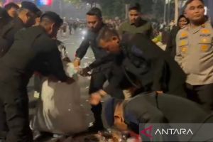 Usai kawal aksi unjuk rasa, Wakapolda Metro bersihkan kawasan Thamrin