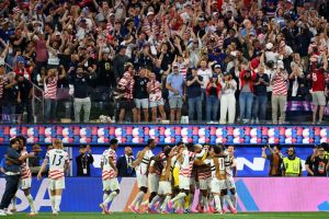 Ironi Piala Dunia yang inklusif dan sepak bola yang menyatukan dunia