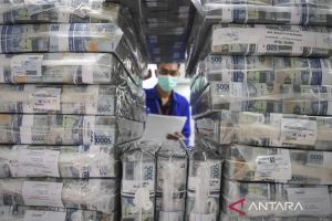 Kemarin, rupiah menguat hingga produksi-distribusi B50 berjalan baik