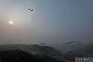 Kebakaran di TPA Jatiwaringin Tangerang berhasil dipadamkan