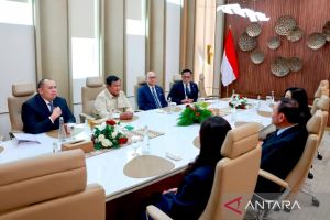 Prabowo tukar pikiran dengan tiga eks PM Thailand di Wisma Danantara