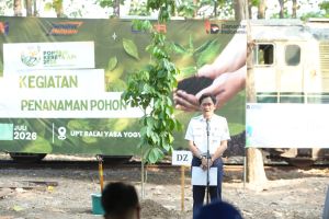 KAI Tanam 25 Pohon di Balai Yasa Yogyakarta, Total 99.785 Pohon Sejak 2022