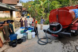 BNPB: Jutaan liter air bersih disalurkan atasi kekeringan di Jateng