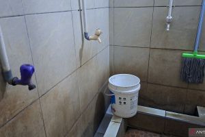 Air PAM berpotensi mati, warga Cengkareng Jakbar bersiap
