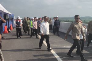 Wapres Gibran tinjau pembangunan Jembatan Musi V Palembang