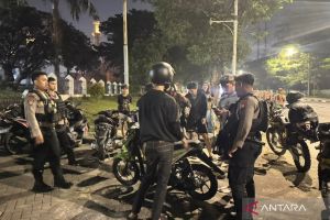 Brimob Polda Metro Jaya bubarkan balap liar di Cipayung Jaktim