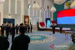 Prabowo lantik Donny Ermawan sebagai Gubernur Universitas RI