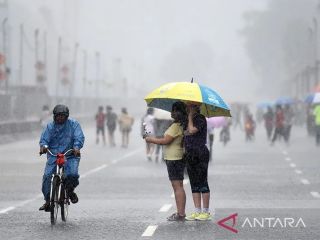 Hujan lebat landa sebagian wilayah Indonesia
