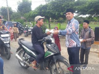Ramadhan berbagi, Kemenag Palas kembali berbagi takjil ke masyarakat