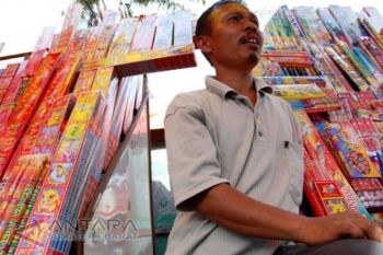 Ciptakan Kenyamanan Ramadhan, Dispol-PP Sumbar Razia Mercon-Kembang Api