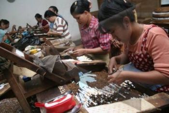 Masyarakat Minta Pemerintah Sosialisasikan Kenaikan Harga Rokok