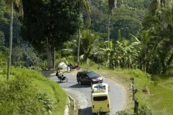 Empat ruas jalan rawan longsor di Agam harus diwaspadai pemudik