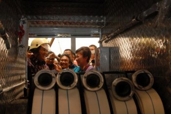 Mental revolution among parties necessary to enter industrial revolution