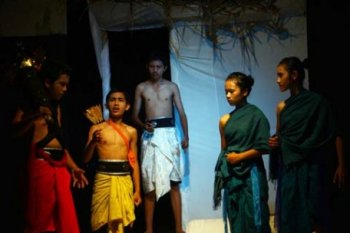 KOMPETISI TEATER