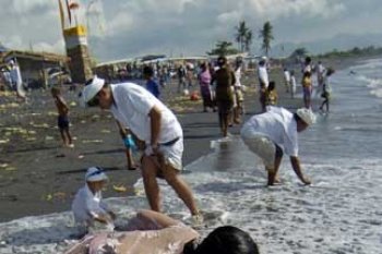 RITUAL "NANGLUK MERANA"
