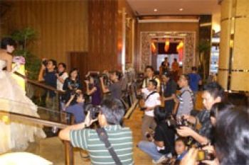 Fotografer Manado Berburu Foto di Swiss-Belhotel