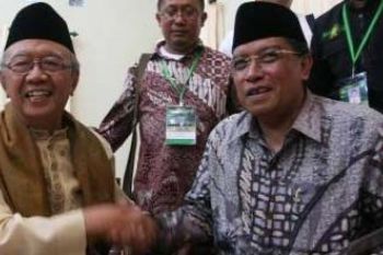 Salaman Dua Kandidat