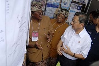 WAPRES TINJAU AIR BERSIH