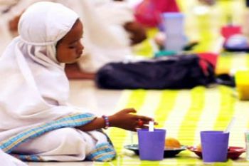 MENANTI SAAT BERBUKA