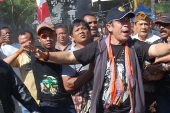 PENGOSONGAN RUMAH PASTOR