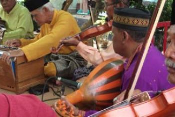 Kesenian khas  Melayu Ghazal Langka di Kepulauan Riau.