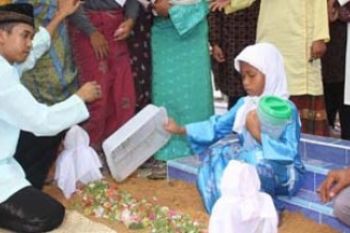Jenazah Nadia Korban Ledakan Tabung Balon Gas Dimakamkan Di Karimun