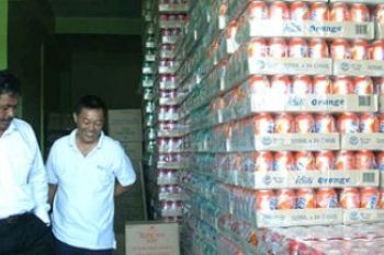 Stok Minuman Kaleng Impor Mulai Banjiri Karimun