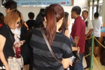 Wisman Keluhkan Lama Antre Pemeriksaan Imigrasi di Tanjungpinang