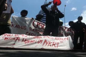 DEMO KORUPSI