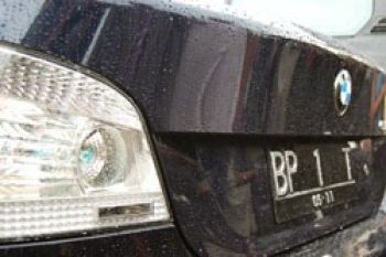 Beberapa Mobil Mewah Pejabat Ditahan Polri