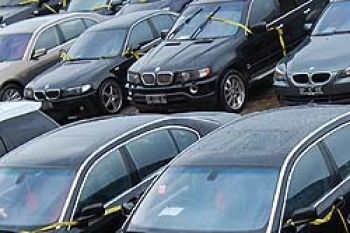 Pemalsuan Dokumen Mobil Mewah Rugikan Negara