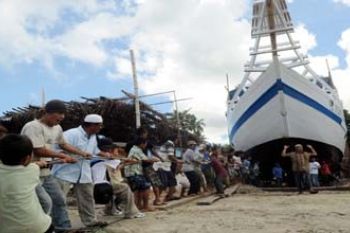 RITUAL PELEPASAN KAPAL